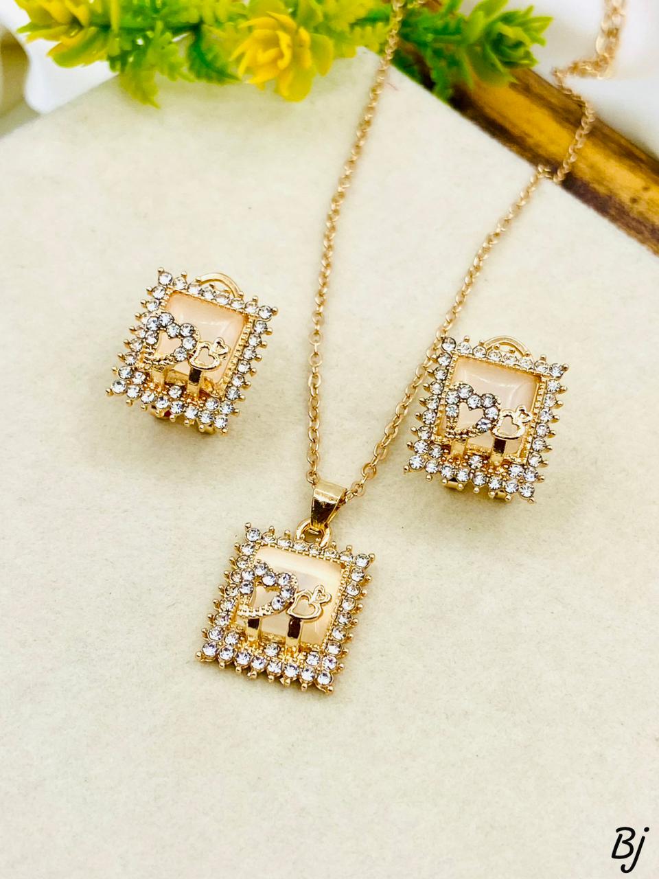 Heart pendant set